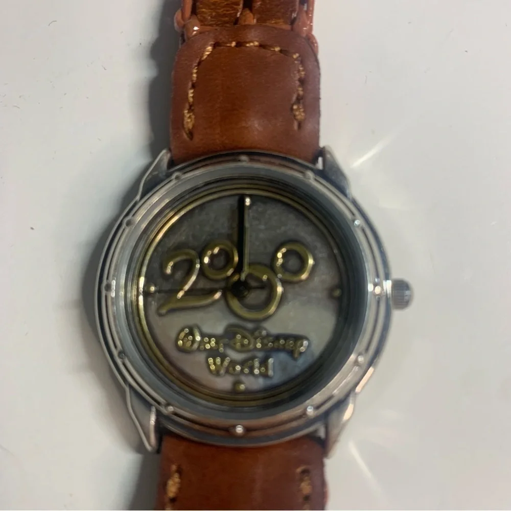 Disney 2000/Millennium Celebration Watch. Brown.
